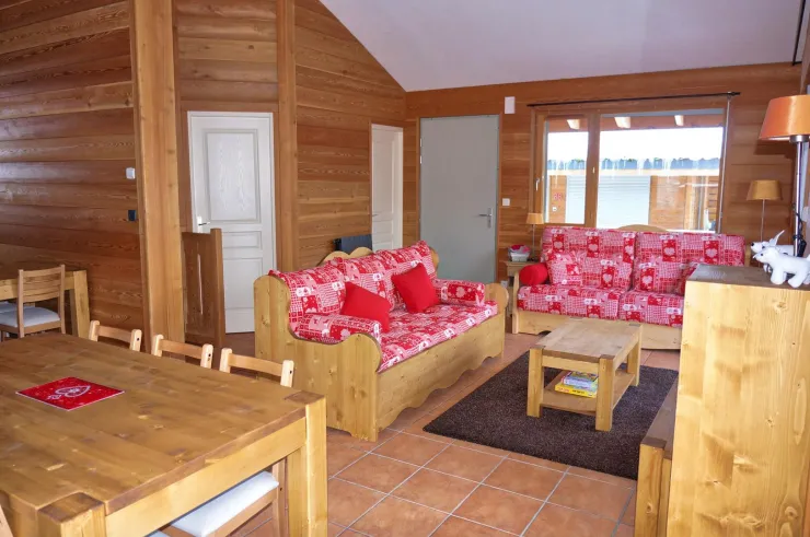 Large, spacious and bright living room/dining room, with balcony