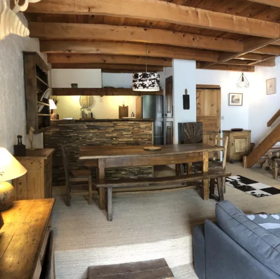 SALLE A MANGER - CUISINE / BAR