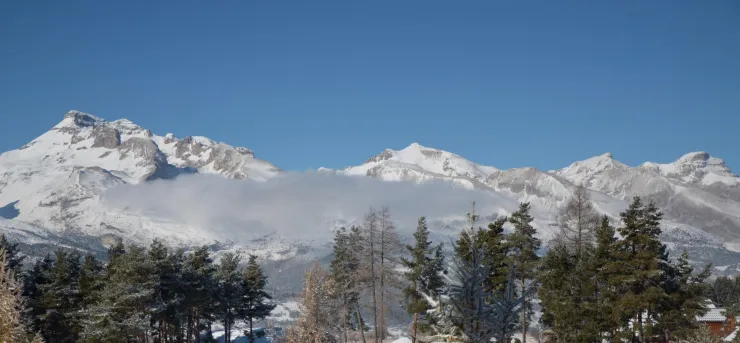 Vu du chalet sur la chaine de montagne