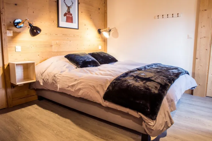 Example of a twin bedroom; each has its private bath/shower room