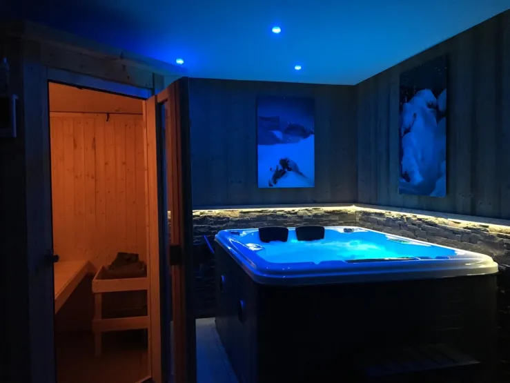 pièce Sauna + jacuzzi