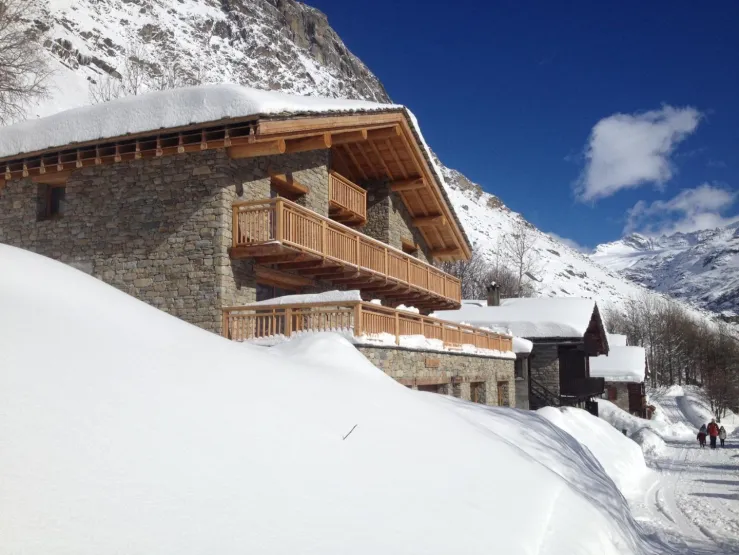 Le chalet sous la neige