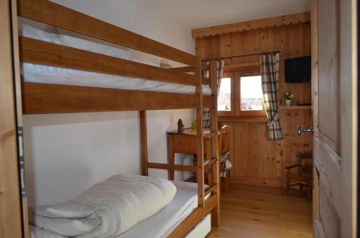 Chambre 2 lits simples + TV écran plat