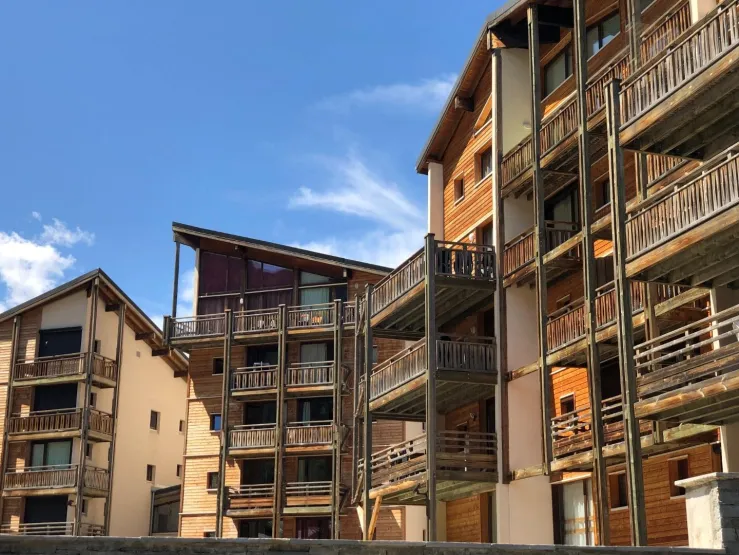 Residence facing the slopes due south