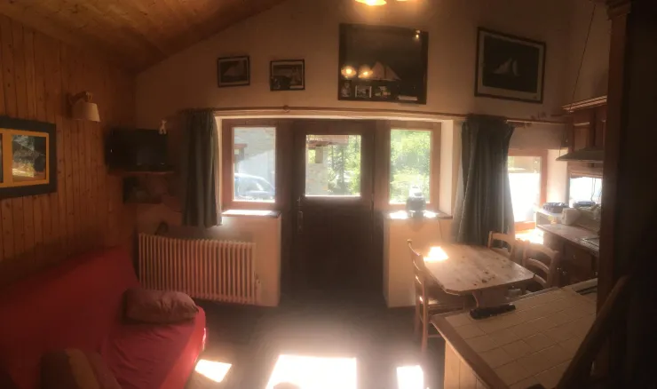 Salon, cuisine, salle à manger