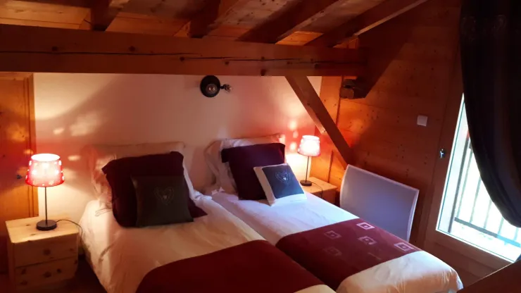 chambre twin avec balcon vue jardin
