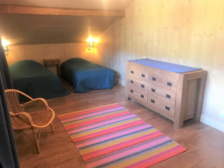 big room with 4 single bed