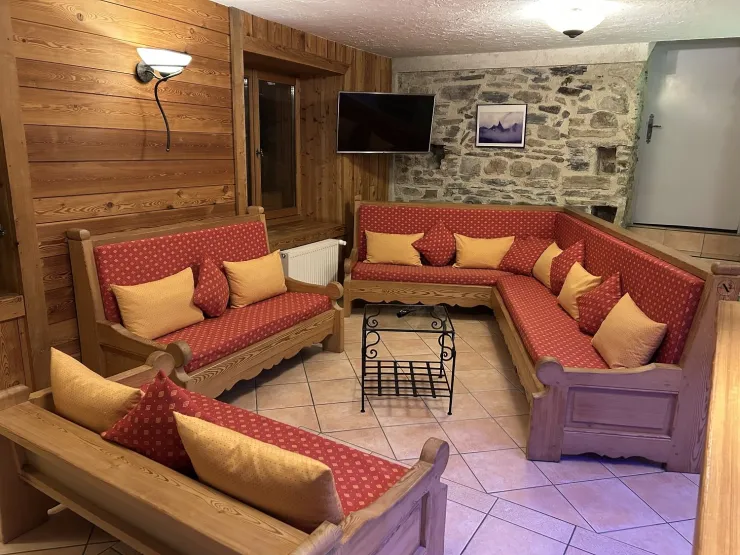 A cosy lounge where we can all relax together