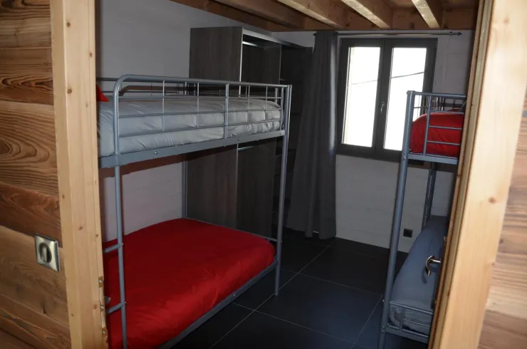 Chambre avec 2 x 2 lits superposés (90x190)