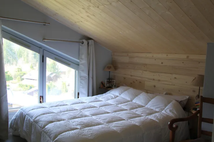 A l'étage, chambre 2