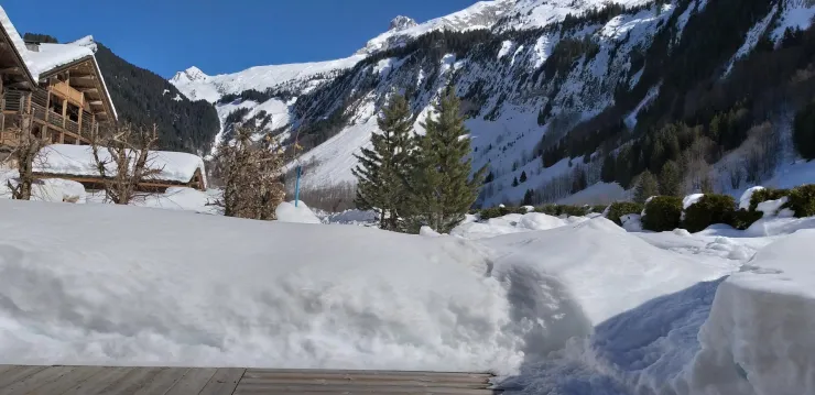 VUE DEPUIS LA TERRASSE DEVANT L'APPARTEMENT
