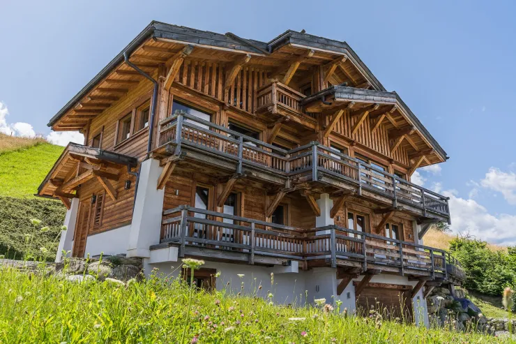 Façade principale en été