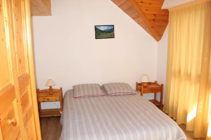 Chambre lit 2 places avec salle d'eau