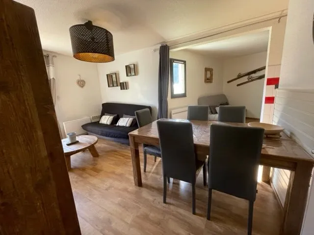 Coin repas equpé pour 6 personnes 
