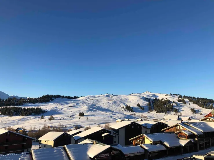 View on the mountains, the ski slopes & Bisanne