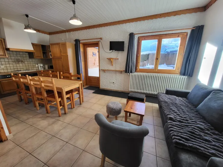 direct access to the terrace from the living-room and the kitchen
