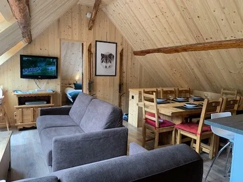 L'ALPAGE : salon avec ses 2 nouveaux canapés