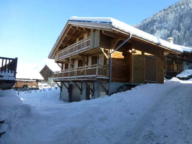 Façade aval sous la neige