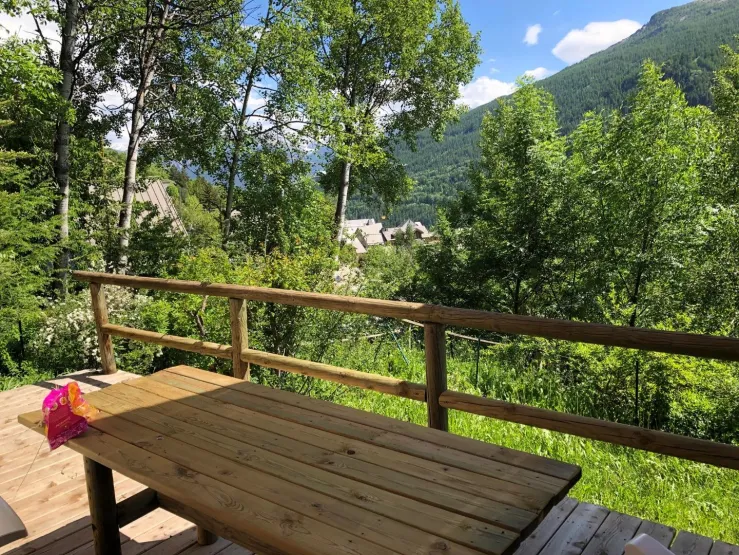 Vue terrasse du RdcH l'été