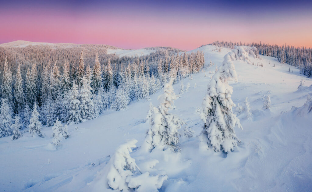 ou aller skier en France, paysage de montagne enneigé